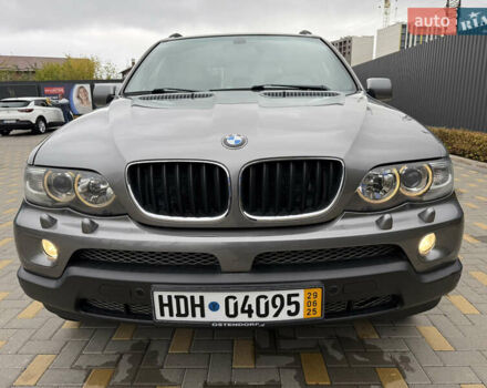 Серый БМВ Х5, объемом двигателя 3 л и пробегом 336 тыс. км за 12800 $, фото 1 на Automoto.ua