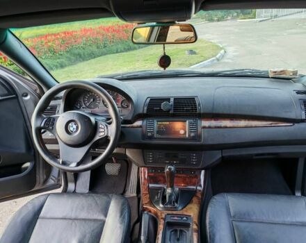 Серый БМВ Х5, объемом двигателя 3 л и пробегом 222 тыс. км за 12888 $, фото 1 на Automoto.ua