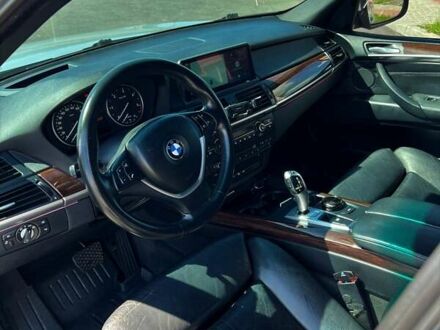 Серый БМВ Х5, объемом двигателя 3 л и пробегом 297 тыс. км за 14900 $, фото 1 на Automoto.ua
