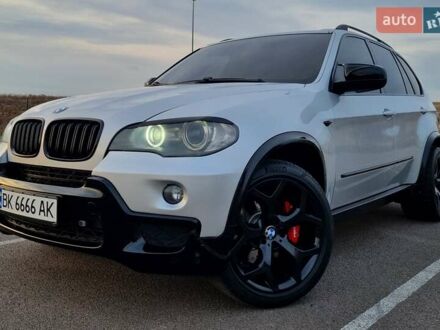 Серый БМВ Х5, объемом двигателя 3 л и пробегом 290 тыс. км за 19999 $, фото 1 на Automoto.ua