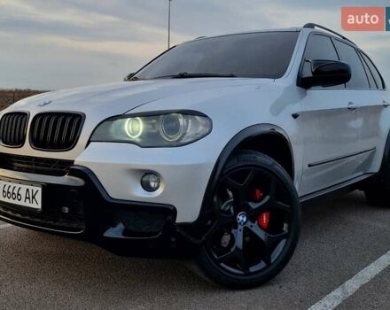 Серый БМВ Х5, объемом двигателя 3 л и пробегом 290 тыс. км за 19999 $, фото 1 на Automoto.ua