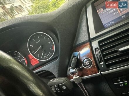 Сірий БМВ Х5, об'ємом двигуна 4.8 л та пробігом 170 тис. км за 11400 $, фото 1 на Automoto.ua