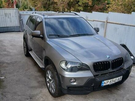 Серый БМВ Х5, объемом двигателя 3 л и пробегом 300 тыс. км за 11000 $, фото 1 на Automoto.ua