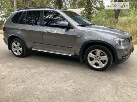 БМВ Х5 2008 у Павлограде на Automoto.ua Сірий БМВ Х5, об'ємом двигуна 3 л та пробігом 261 тис. км за 18800 $, фото 1 на Automoto.ua