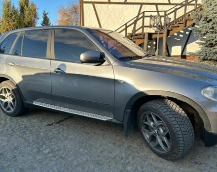 Серый БМВ Х5, объемом двигателя 3 л и пробегом 307 тыс. км за 13900 $, фото 1 на Automoto.ua