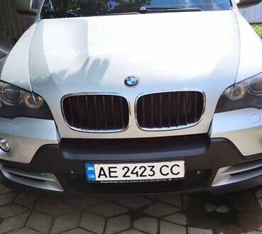 Серый БМВ Х5, объемом двигателя 3 л и пробегом 326 тыс. км за 12300 $, фото 1 на Automoto.ua