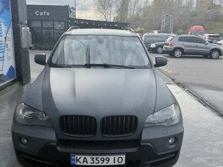 Серый БМВ Х5, объемом двигателя 3 л и пробегом 370 тыс. км за 15800 $, фото 1 на Automoto.ua