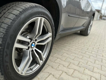 Серый БМВ Х5, объемом двигателя 3 л и пробегом 255 тыс. км за 16000 $, фото 1 на Automoto.ua