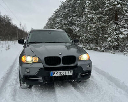Серый БМВ Х5, объемом двигателя 3 л и пробегом 310 тыс. км за 10400 $, фото 1 на Automoto.ua