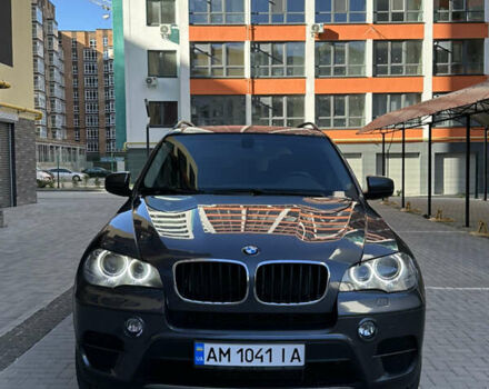 Серый БМВ Х5, объемом двигателя 3 л и пробегом 290 тыс. км за 11900 $, фото 1 на Automoto.ua
