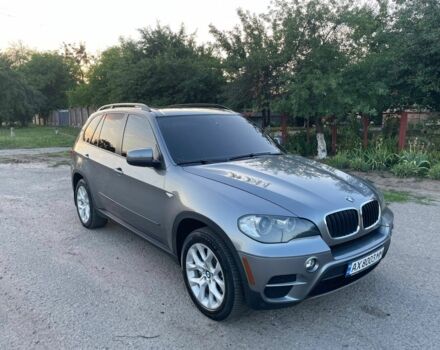 Серый БМВ Х5, объемом двигателя 3 л и пробегом 230 тыс. км за 11352 $, фото 1 на Automoto.ua