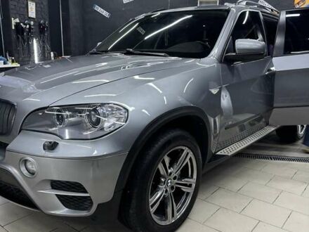 БМВ Х5 2011 в Житомире на Automoto.ua Серый БМВ Х5, объемом двигателя 2.98 л и пробегом 240 тыс. км за 16500 $, фото 1 на Automoto.ua
