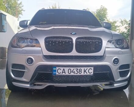 Серый БМВ Х5, объемом двигателя 3 л и пробегом 322 тыс. км за 18300 $, фото 1 на Automoto.ua