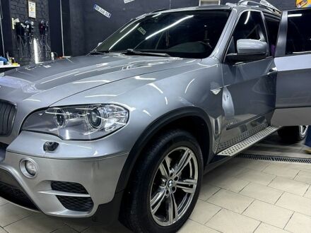БМВ Х5 2011 в Житомире на Automoto.ua Серый БМВ Х5, объемом двигателя 3 л и пробегом 250 тыс. км за 16500 $, фото 1 на Automoto.ua