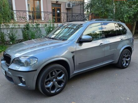 Серый БМВ Х5, объемом двигателя 3 л и пробегом 260 тыс. км за 18900 $, фото 1 на Automoto.ua