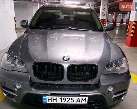 Серый БМВ Х5, объемом двигателя 3 л и пробегом 209 тыс. км за 19999 $, фото 1 на Automoto.ua