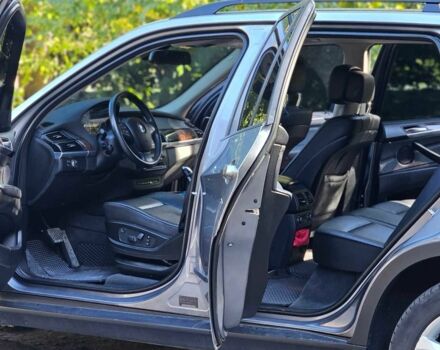 Серый БМВ Х5, объемом двигателя 3 л и пробегом 267 тыс. км за 13600 $, фото 1 на Automoto.ua