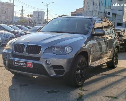 Серый БМВ Х5, объемом двигателя 3 л и пробегом 179 тыс. км за 11940 $, фото 1 на Automoto.ua