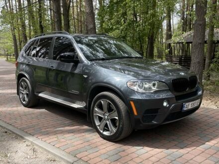Серый БМВ Х5, объемом двигателя 3 л и пробегом 365 тыс. км за 15999 $, фото 1 на Automoto.ua