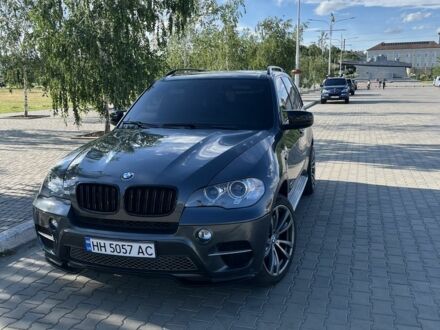 Серый БМВ Х5, объемом двигателя 3 л и пробегом 249 тыс. км за 20800 $, фото 1 на Automoto.ua