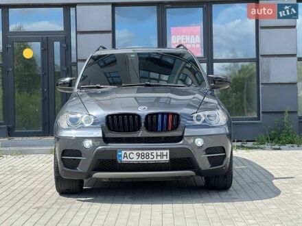 Серый БМВ Х5, объемом двигателя 3 л и пробегом 308 тыс. км за 17500 $, фото 1 на Automoto.ua