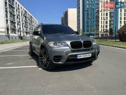 Серый БМВ Х5, объемом двигателя 3 л и пробегом 160 тыс. км за 22000 $, фото 1 на Automoto.ua