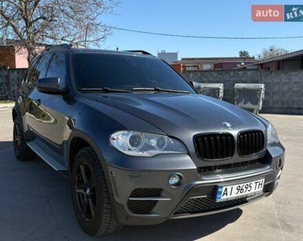 Серый БМВ Х5, объемом двигателя 3 л и пробегом 259 тыс. км за 17500 $, фото 1 на Automoto.ua