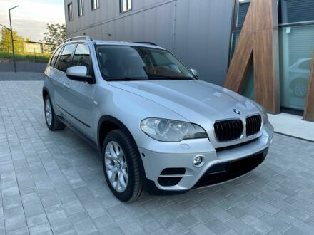 БМВ Х5 2013 у Луцьку на Automoto.ua Сірий БМВ Х5, об'ємом двигуна 3 л та пробігом 263 тис. км за 13600 $, фото 1 на Automoto.ua