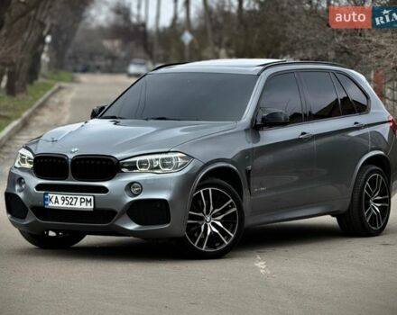 Серый БМВ Х5, объемом двигателя 3 л и пробегом 240 тыс. км за 26900 $, фото 1 на Automoto.ua