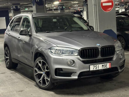 Серый БМВ Х5, объемом двигателя 2.99 л и пробегом 302 тыс. км за 27500 $, фото 1 на Automoto.ua