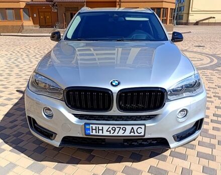 Серый БМВ Х5, объемом двигателя 3 л и пробегом 285 тыс. км за 21400 $, фото 1 на Automoto.ua