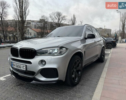Серый БМВ Х5, объемом двигателя 2 л и пробегом 218 тыс. км за 33000 $, фото 1 на Automoto.ua