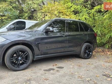 Серый БМВ Х5, объемом двигателя 3 л и пробегом 252 тыс. км за 21900 $, фото 1 на Automoto.ua