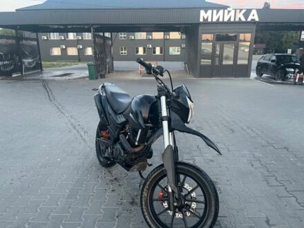 Серый БМВ Х5, объемом двигателя 3 л и пробегом 90 тыс. км за 8572 $, фото 1 на Automoto.ua