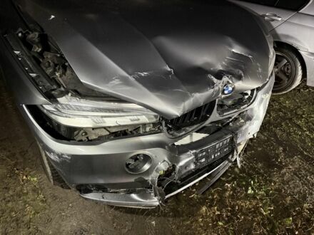 Серый БМВ Х5, объемом двигателя 3 л и пробегом 153 тыс. км за 15999 $, фото 1 на Automoto.ua