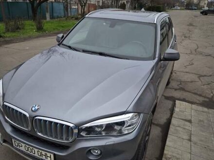 Серый БМВ Х5, объемом двигателя 2 л и пробегом 157 тыс. км за 30000 $, фото 1 на Automoto.ua