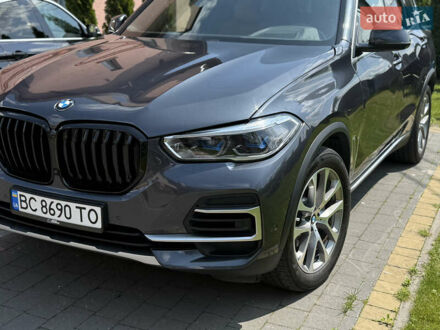 Серый БМВ Х5, объемом двигателя 3 л и пробегом 104 тыс. км за 49990 $, фото 1 на Automoto.ua