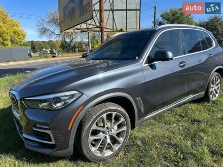 Серый БМВ Х5, объемом двигателя 3 л и пробегом 230 тыс. км за 33899 $, фото 1 на Automoto.ua