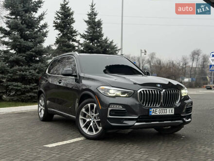 Серый БМВ Х5, объемом двигателя 3 л и пробегом 158 тыс. км за 45000 $, фото 1 на Automoto.ua