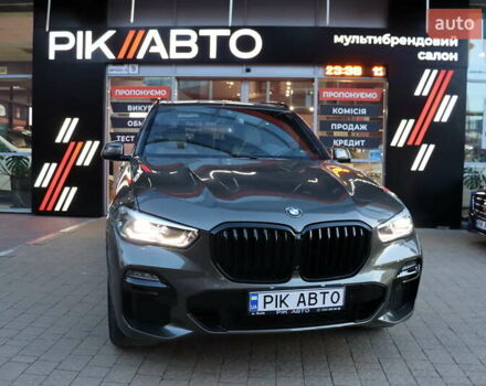 Серый БМВ Х5, объемом двигателя 3 л и пробегом 11 тыс. км за 58900 $, фото 1 на Automoto.ua