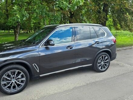 Сірий БМВ Х5, об'ємом двигуна 2 л та пробігом 49 тис. км за 53500 $, фото 1 на Automoto.ua