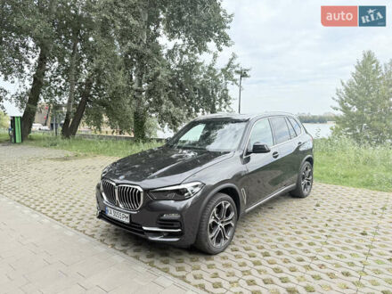 Серый БМВ Х5, объемом двигателя 3 л и пробегом 37 тыс. км за 62000 $, фото 1 на Automoto.ua