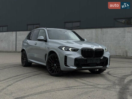 Серый БМВ Х5, объемом двигателя 3 л и пробегом 10 тыс. км за 132000 $, фото 1 на Automoto.ua