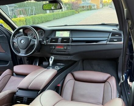 Синий БМВ Х5, объемом двигателя 4 л и пробегом 272 тыс. км за 6500 $, фото 6 на Automoto.ua