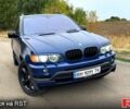 Синий БМВ Х5, объемом двигателя 4.4 л и пробегом 325 тыс. км за 7000 $, фото 1 на Automoto.ua