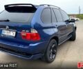 Синий БМВ Х5, объемом двигателя 4.4 л и пробегом 325 тыс. км за 7000 $, фото 3 на Automoto.ua