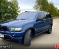 Синий БМВ Х5, объемом двигателя 4.4 л и пробегом 325 тыс. км за 7000 $, фото 5 на Automoto.ua