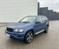 Синій БМВ Х5, об'ємом двигуна 3 л та пробігом 300 тис. км за 5500 $, фото 1 на Automoto.ua