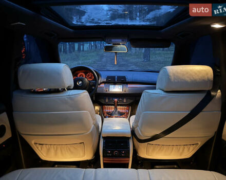Синий БМВ Х5, объемом двигателя 3 л и пробегом 333 тыс. км за 9700 $, фото 35 на Automoto.ua