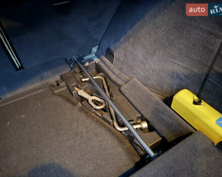 Синий БМВ Х5, объемом двигателя 3 л и пробегом 333 тыс. км за 9700 $, фото 39 на Automoto.ua